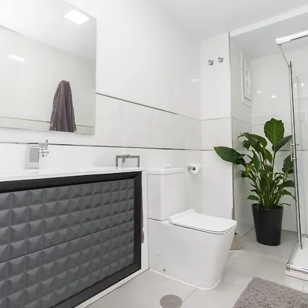 Cubo's Cozy & Modern Sol De *